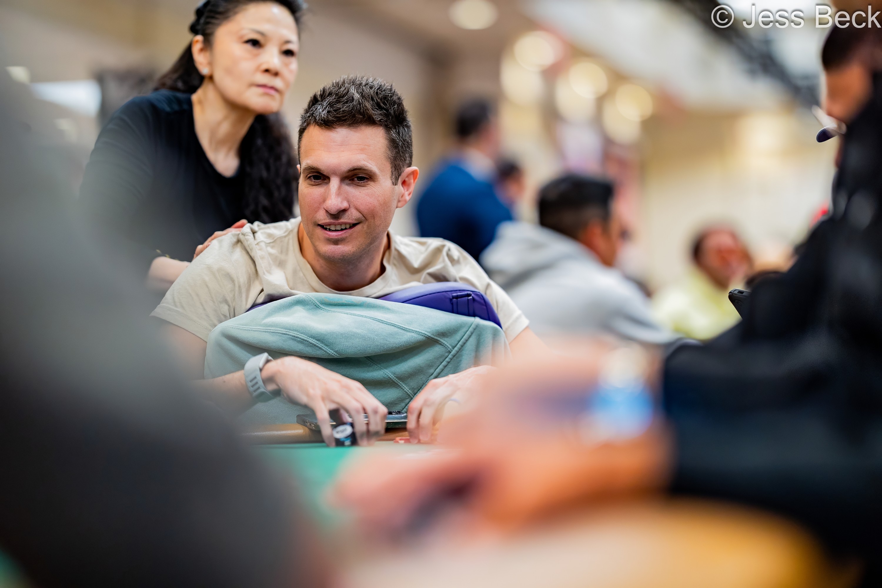 德州扑克传奇道格·波尔克的疯狂WSOP主赛事首日：一小时内经历生死轮回 - 伟德app