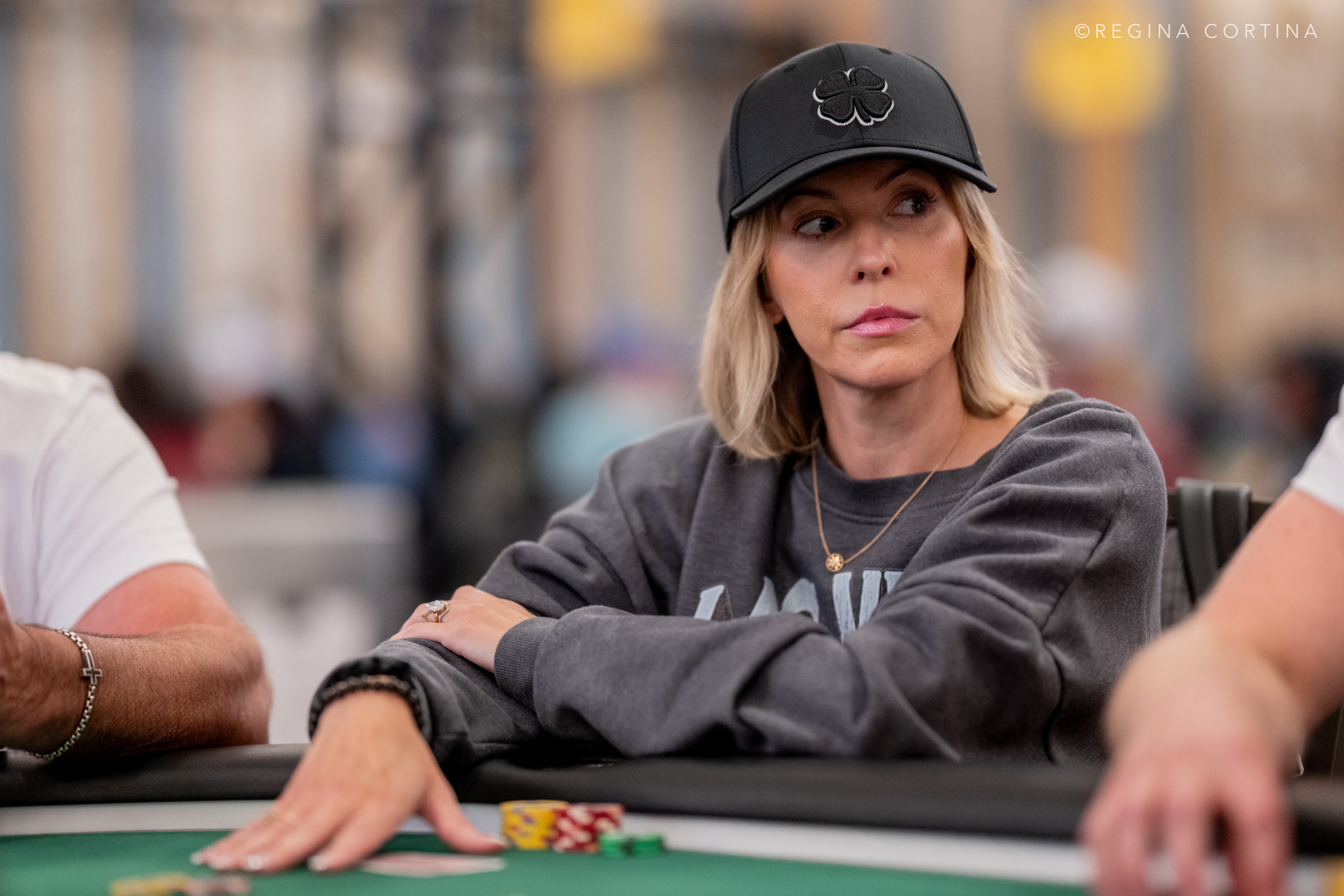 WSOP 主赛事惊天冷手：Set vs Set vs Aces 的三重对决 - 伟德betvictor